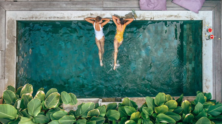 Women in swimming pool