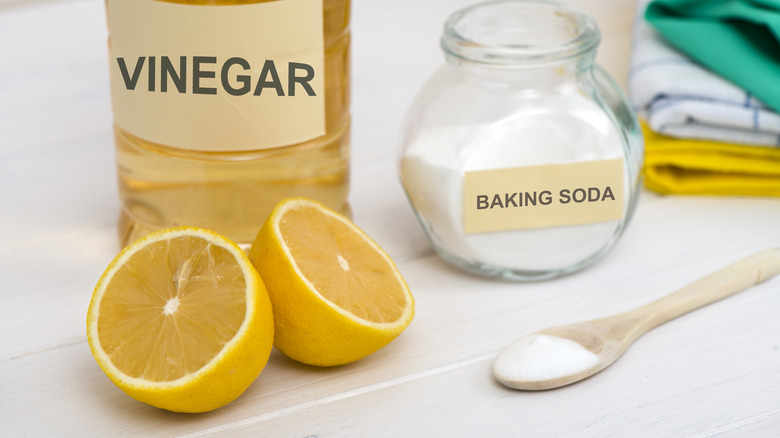 Baking soda and lemons