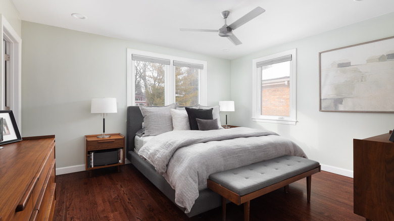 ceiling fan in bedroom