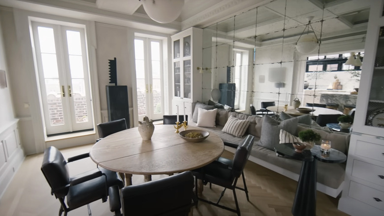 The interview of Nate Berkus and Jeremiah Brent home.