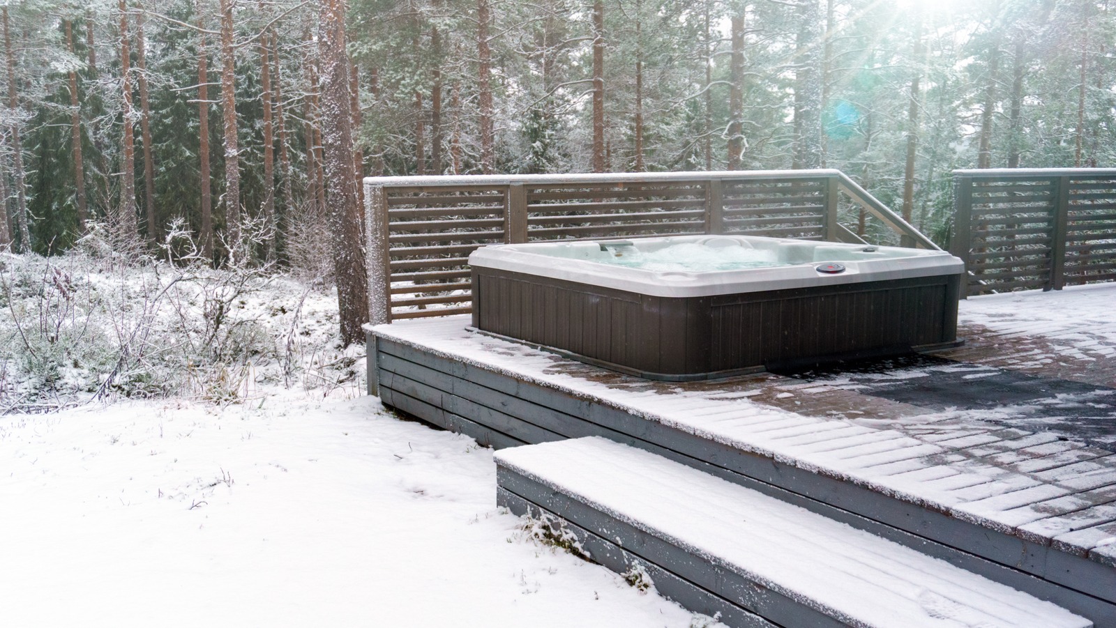 Hot Tub Installation: 5 Reasons Not to Wait Until Winter