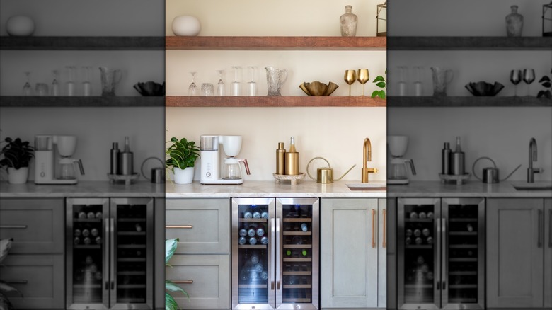 Wine bar with built-in wine fridge