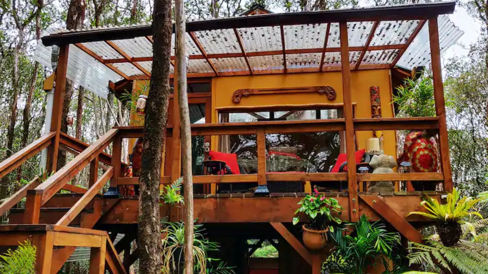 You Can Stay In A Hawaii Airbnb That's Actually A Rainforest Treehouse
