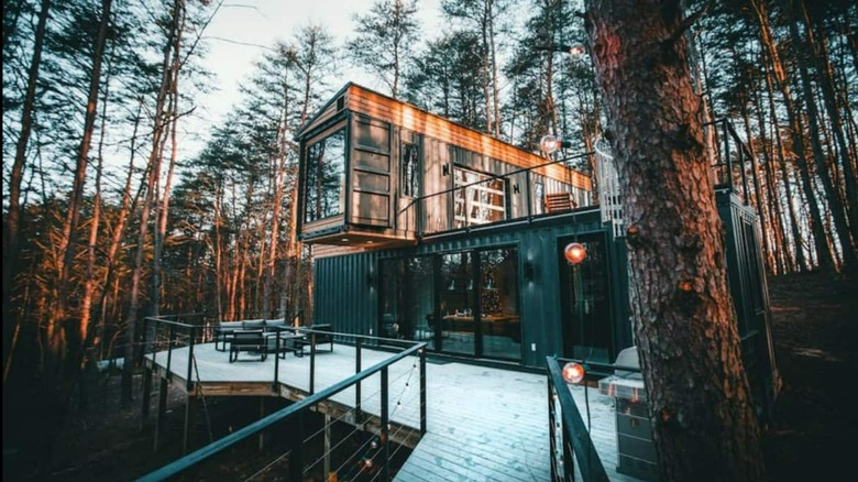 Shipping container airbnb