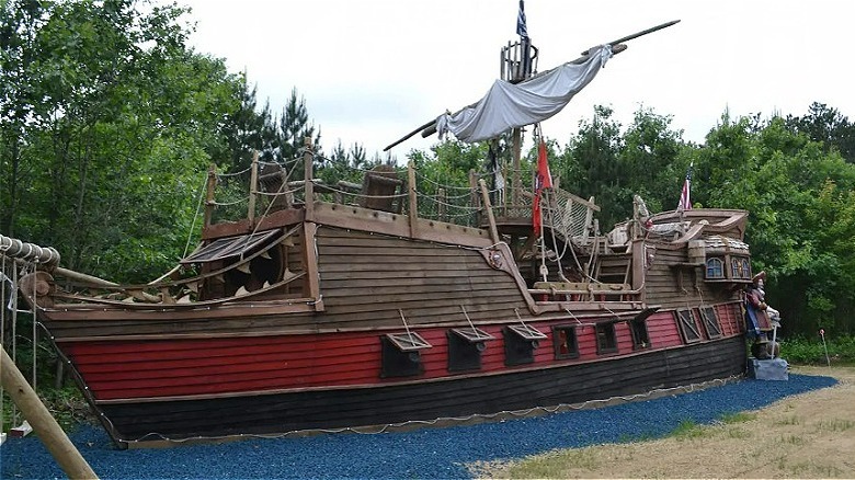 Pirate ship Airbnb