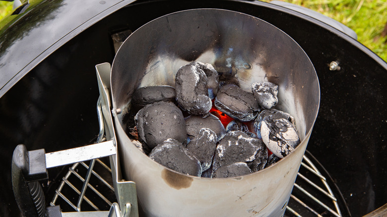 starter for quick ignition of coal briquettes for grill