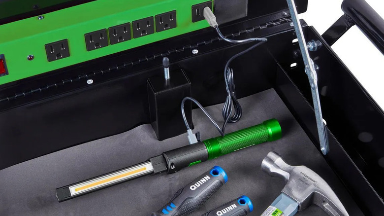 Harbor Freight's Icon 800-lumen LED rechargeable magnetic handheld foldable slim bar work light