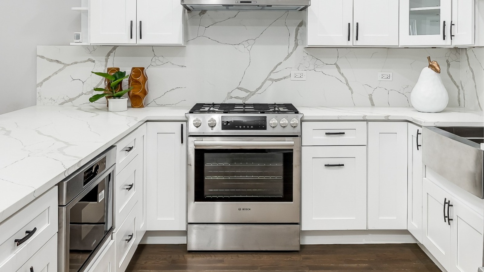 You Probably Didn't Know The Oven Drawer In Your Home Can Do This