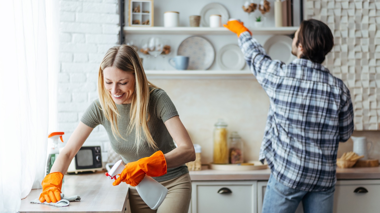 https://www.housedigest.com/img/gallery/you-really-dont-have-to-clean-these-kitchens-items-as-often-as-you-think/l-intro-1700053327.jpg