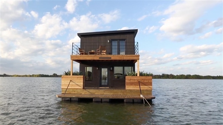 modern house boat